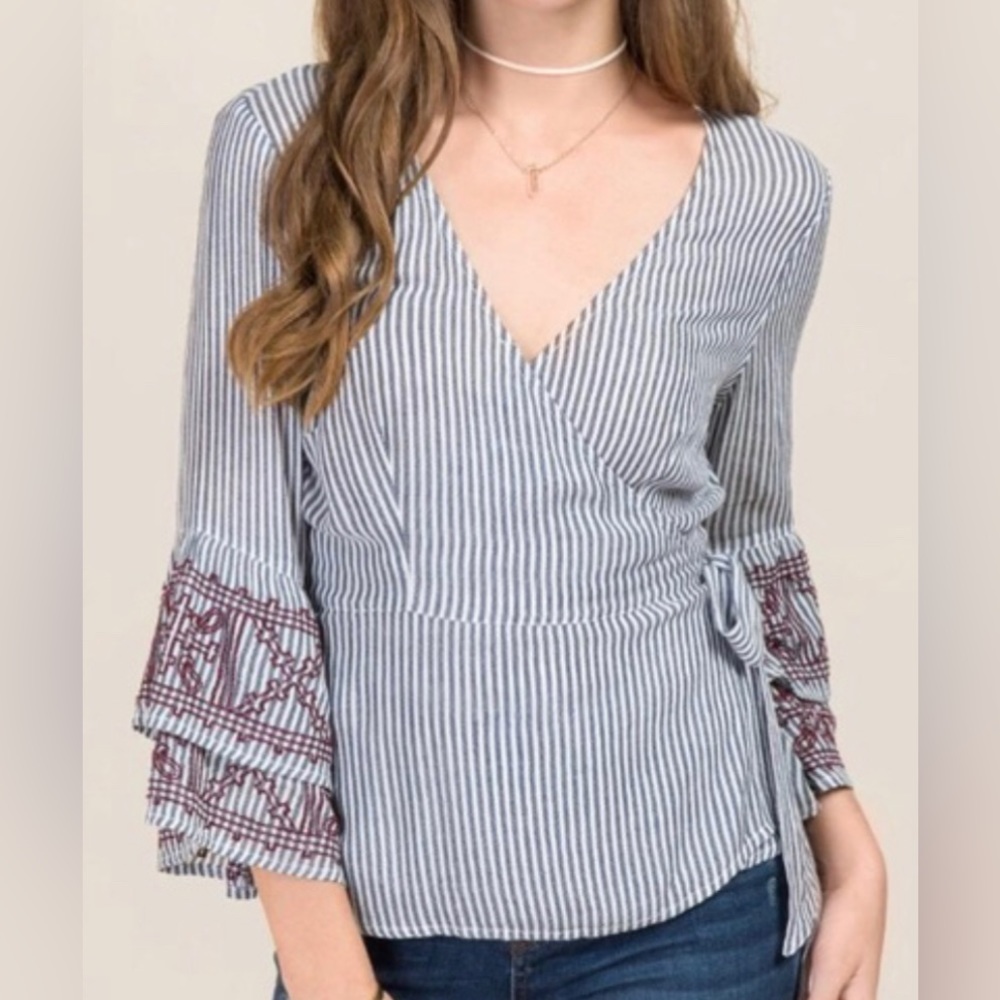 Francesca’s Callie Double Flounce Sleeve Top, Large